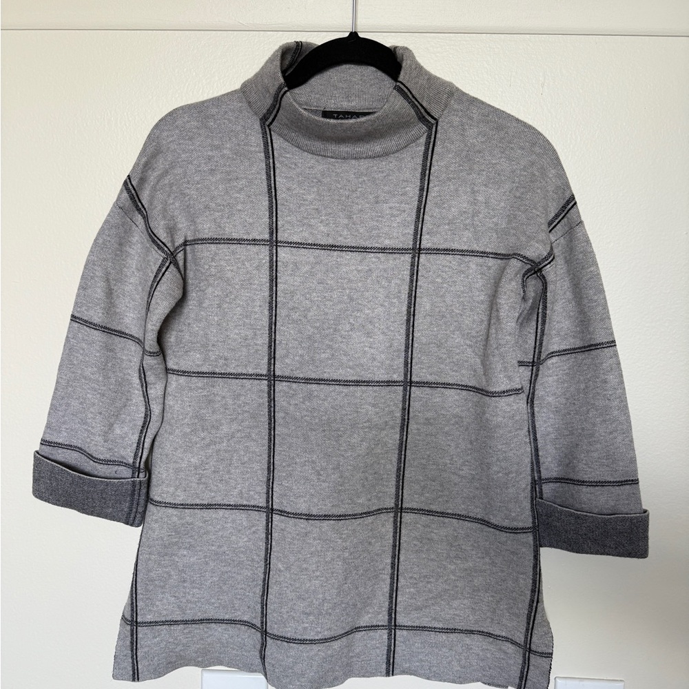 Tahari Gray Plaid Turtleneck Sweater
